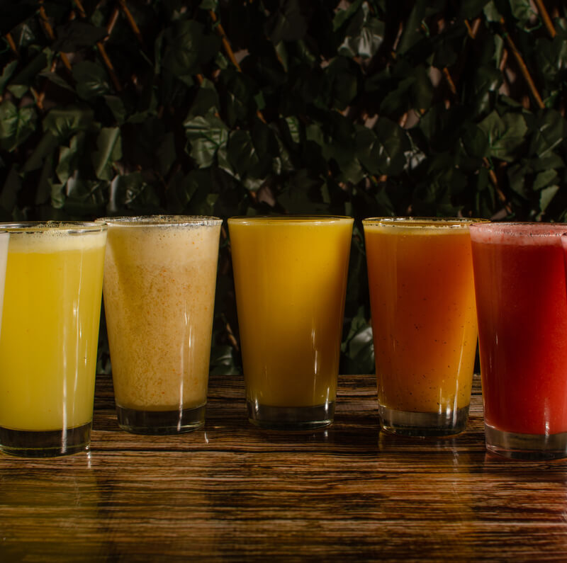 Jugos naturales en agua