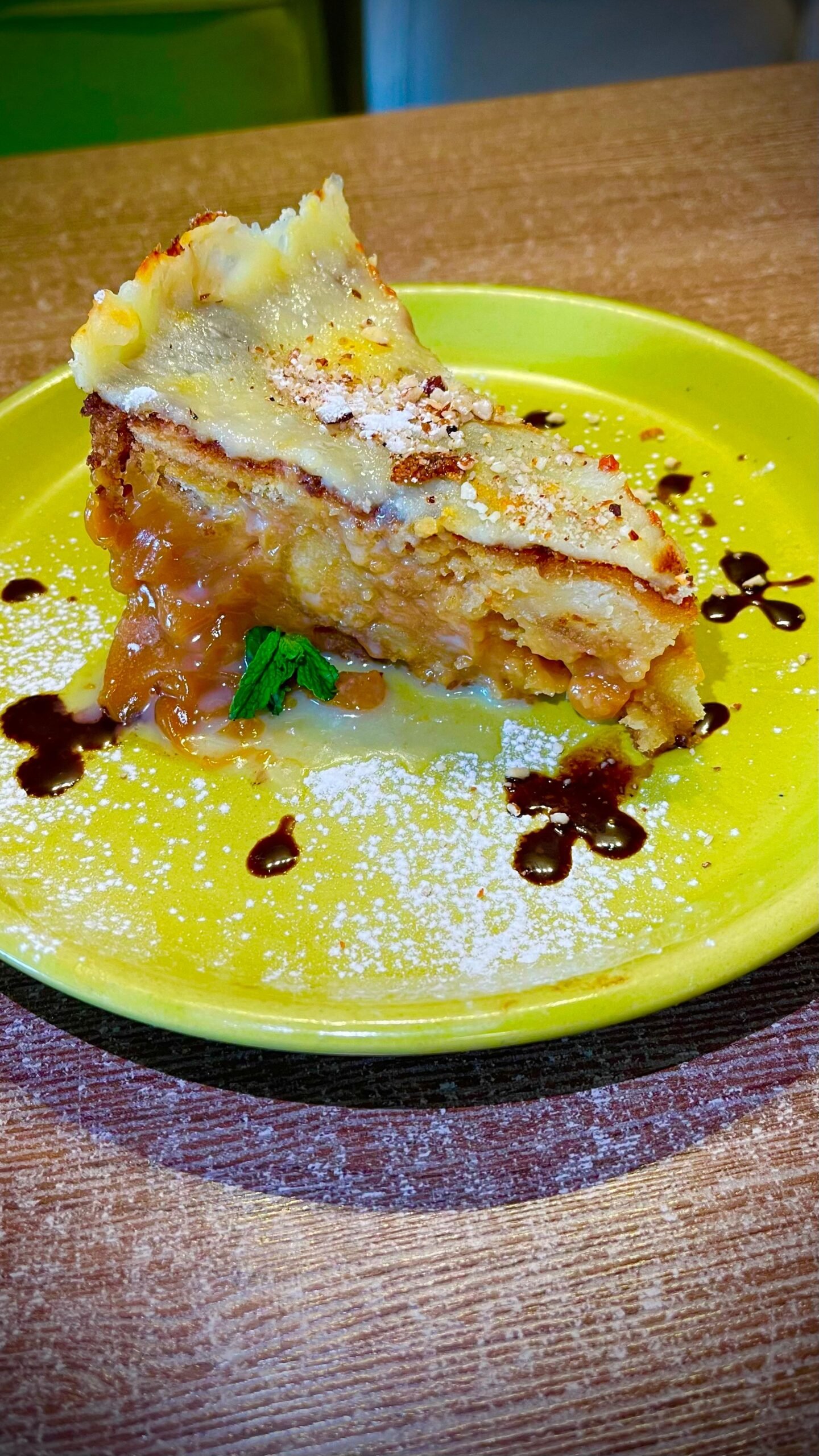 Porción de torta de buñuelo con arequipe, Panethos Chía